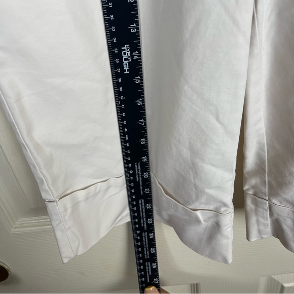 Ann Taylor Women’s Low Waist Signature Fit White Bermuda Shorts Size 4 - Picture 5 of 6